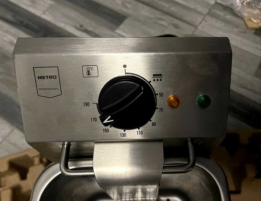 Friteuza(electric deep fryer;фритюрница)