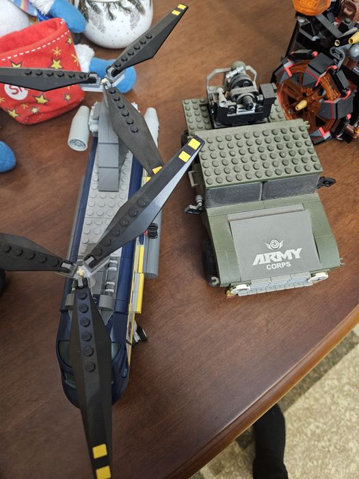 Игрушки LEGO наборы и star wars