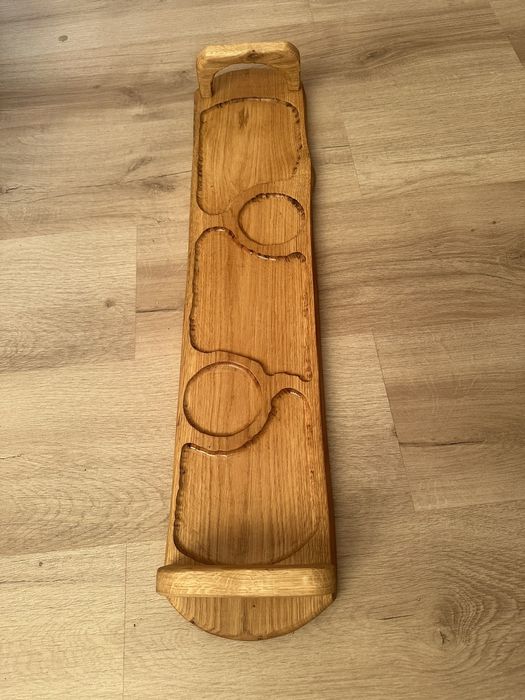 Голямо плато с дървени дръжки