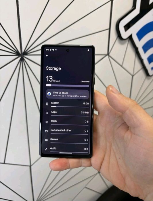 Husa Pixel 7a stare foarte bună Android 17