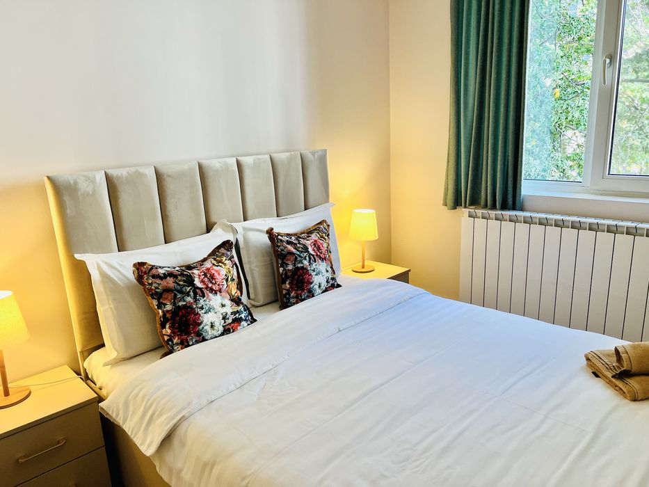 2 camere decomandate – Piața Ovidiu, Peninsula | Etaj 1 | Mobilat