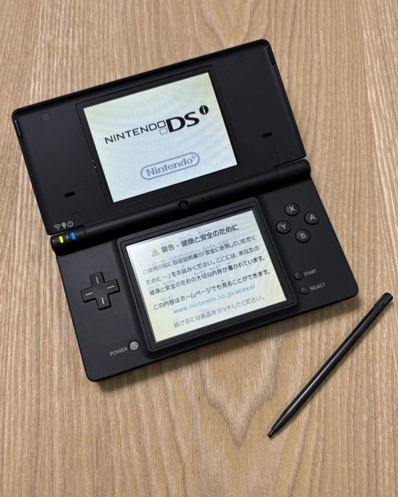 Продаётся nintendo dsi