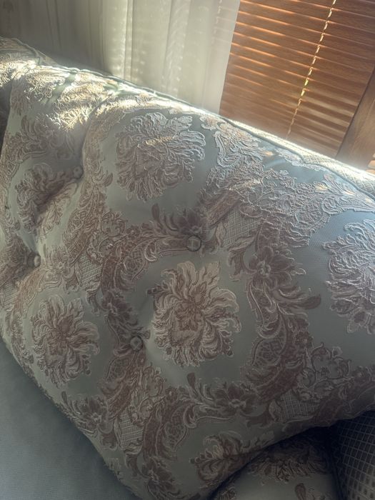 Диван ( гобелен , велюр)