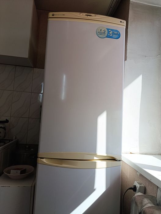 Продам холодильник