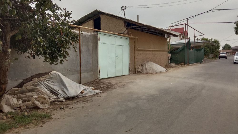 Yunusobod tumani Hasanboy maxallasida 2 ta 8  sotixli uy sotiladi