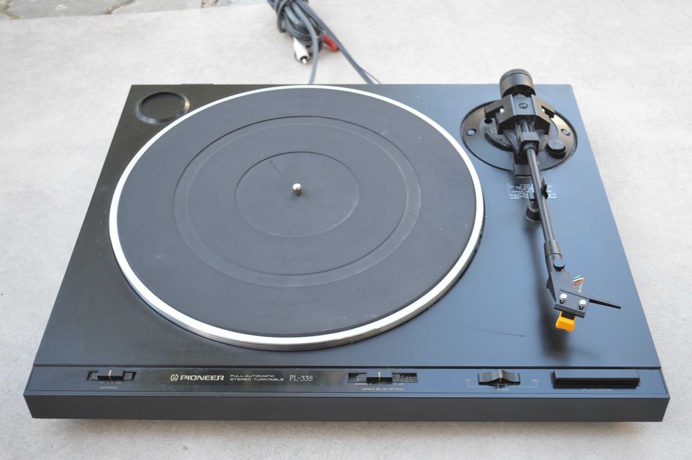 Pick up Pioneer PL 335