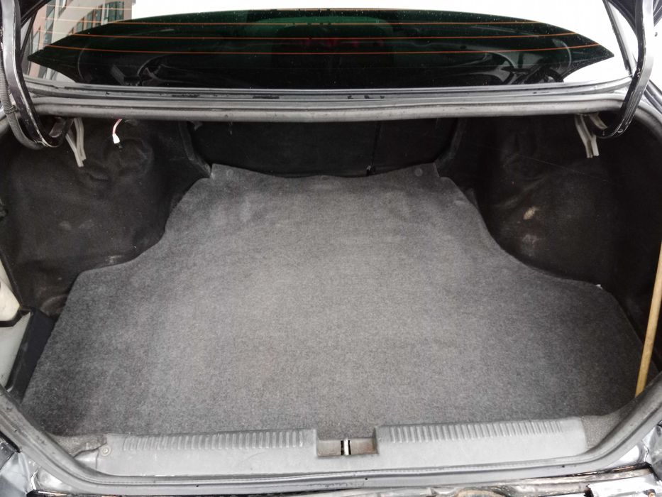 Продам машину Carisma