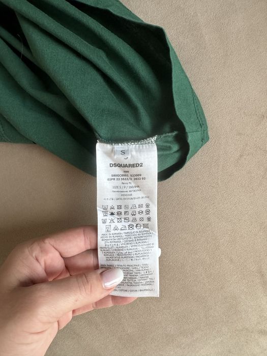 Vand tricou dsquared2 , original marimea s pentru femei