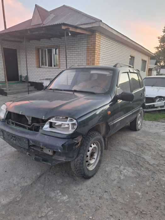 Нива разбор 2003