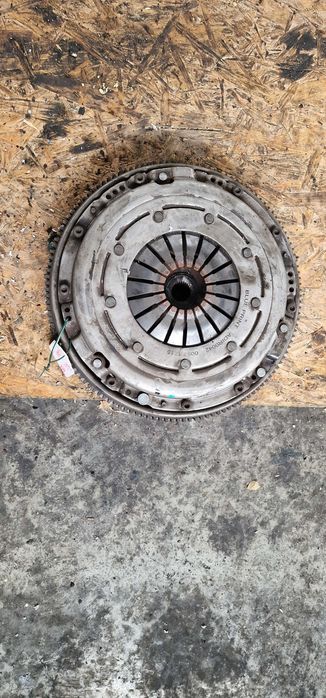 Kit Ambreiaj cu Volanta Vw Caddy 1.9 tdi BLS 105CP 5+1Viteze