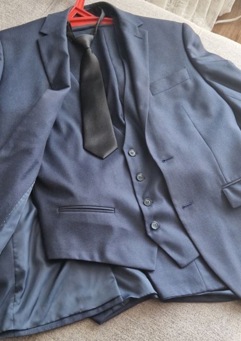 Стильный костюм-тройка