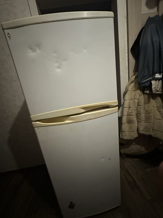 Продам холодильник 7000