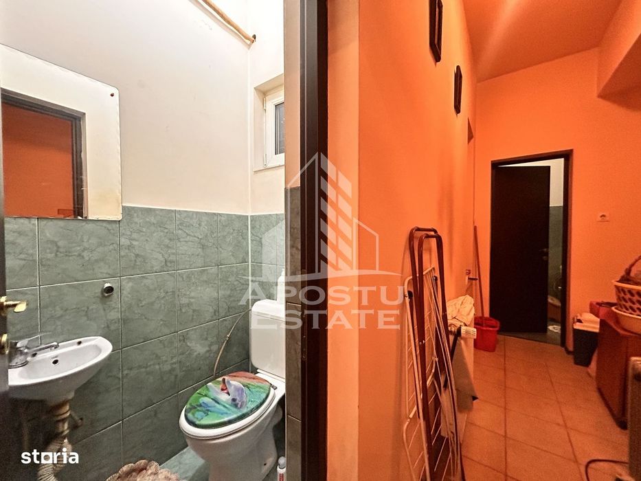 Apartament spațios 4 camere, 2 băi, parteer inalt în Piata Maria