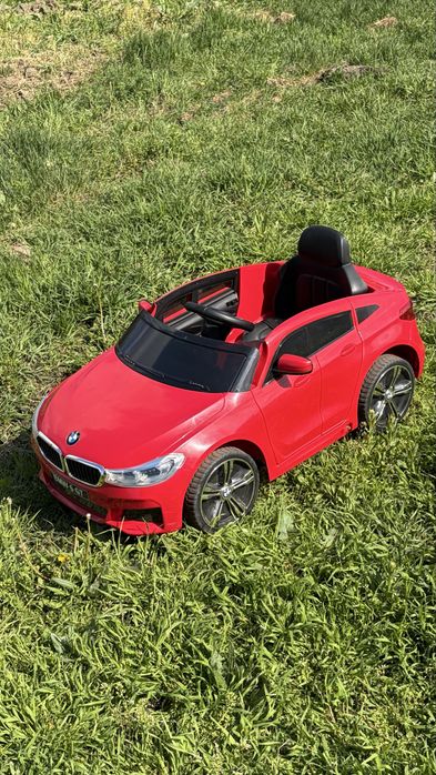 Masinuta BMW electrica