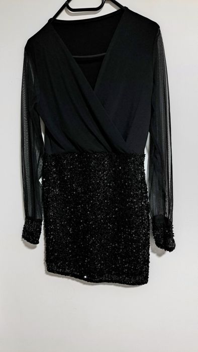 Rochiță mini elegantă cu paiete.