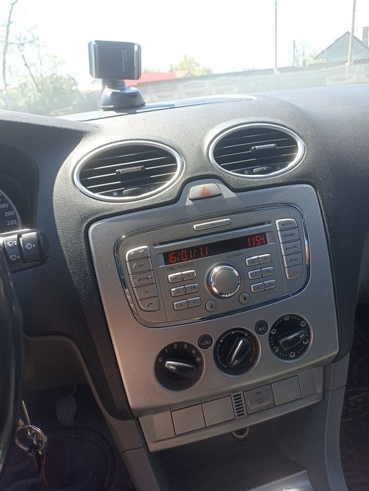 Vînd Ford focus 2 motorină