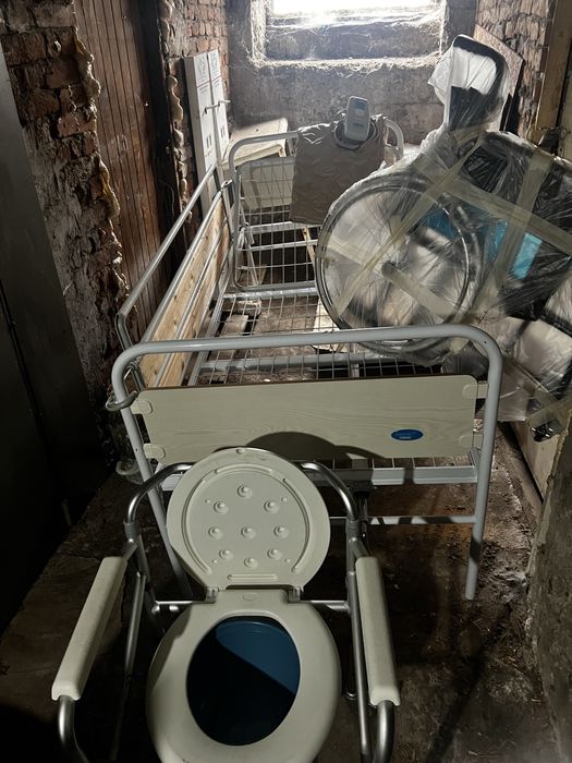 Инвалидно легло стол седяло и количка инвалидно