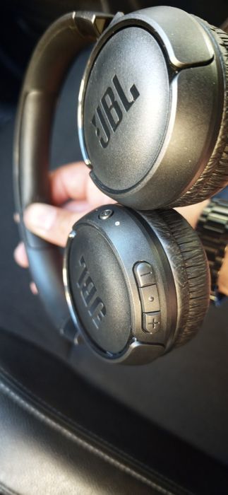 Слушалки JBL  bluetooth