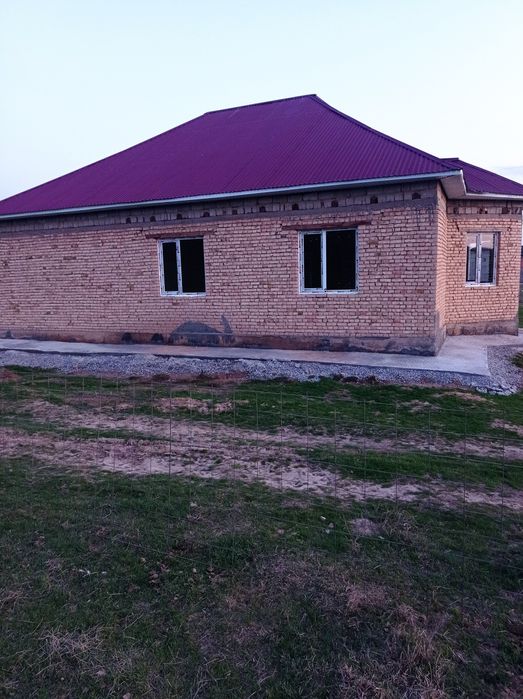 дом мкрн Достык,участок 8 соток.