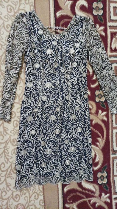 Vecherniy ko'ylaklar sotiladi