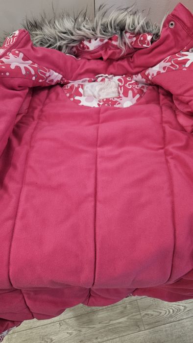 Куртку зимнюю для девочек продам