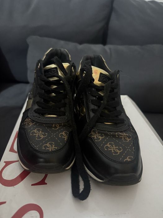 Adidasi dama guess marimea 37