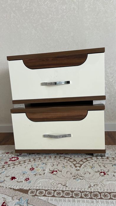 Жағдайы жақсы, қолданылған 2 тумба сатылады, бағасы біреуі 3000