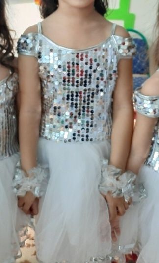 Продам платья на 4-6лет