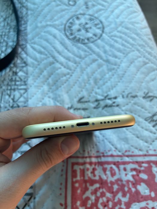 Iphone 11 + 2 калъфа