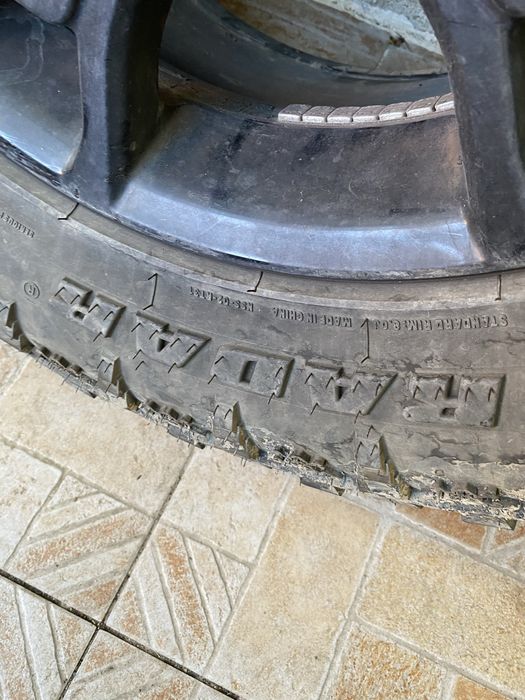 Гуми с оригинални джанти Тойота Тундра,TRD сжанти с авто винтили