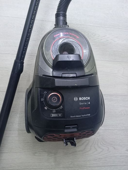 Пылесос Bosch 4 series