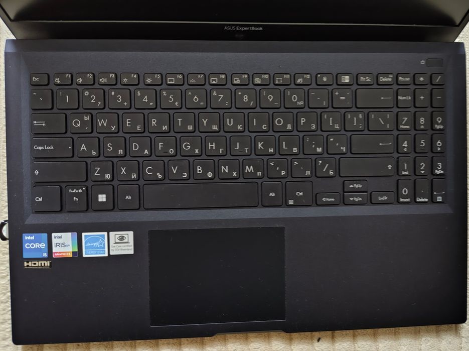 Лаптоп ASUS ExpertBook B1