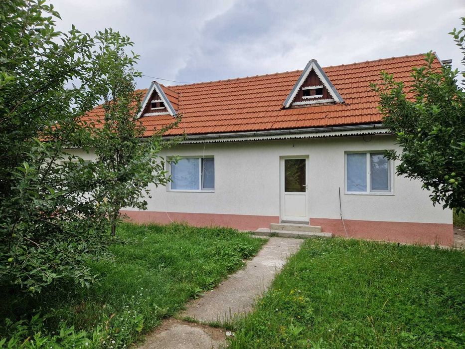 Vila P+1, caramida + a doua  casa de BCA, teren 8000mp