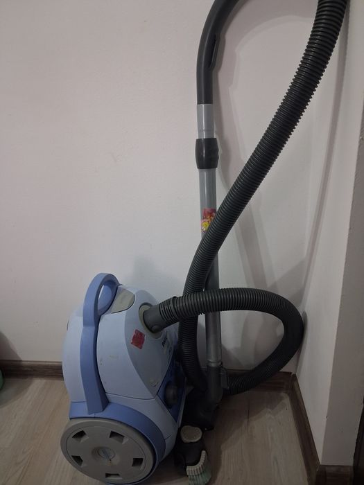 Aspirator philips putere 2000w
