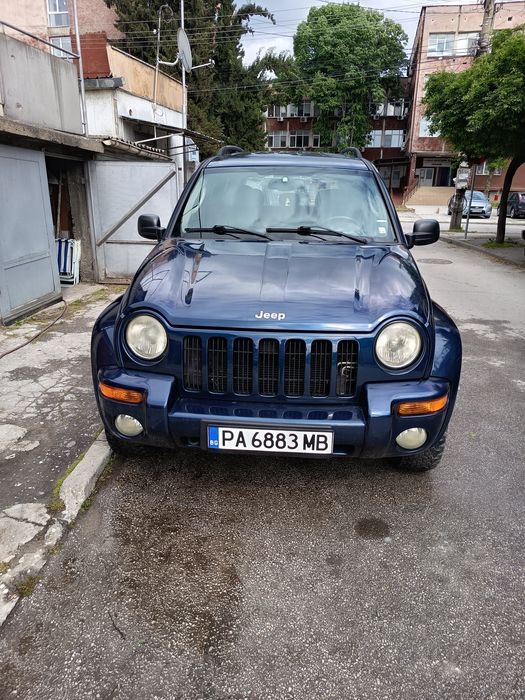 Jeep Cherokee 2003 година