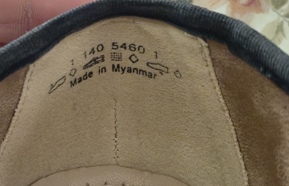 Vând balerini din piele mărimea 40