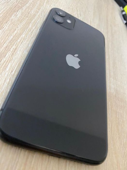 Продам айфон 11