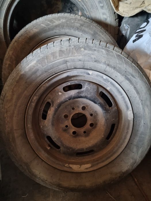 Резина с дисками.