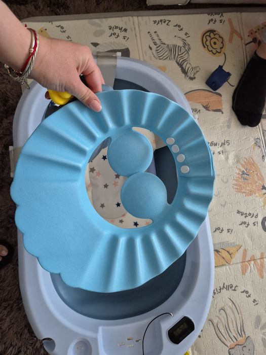 Cada/cadita  bebeluși