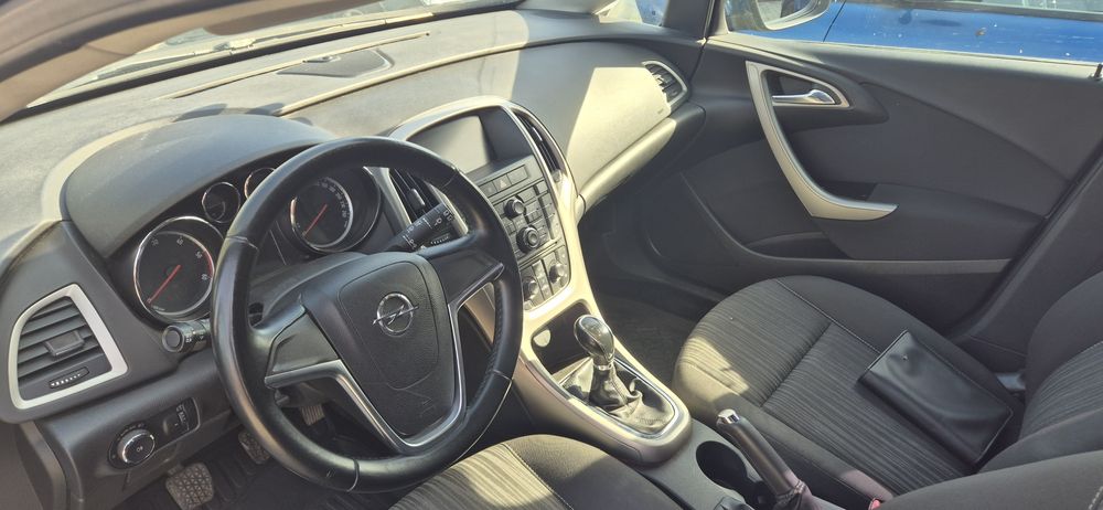 Opel astra j 2010,1.7cdti
