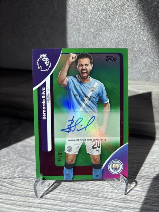 Topps Футболни карти с автограф/номерирани