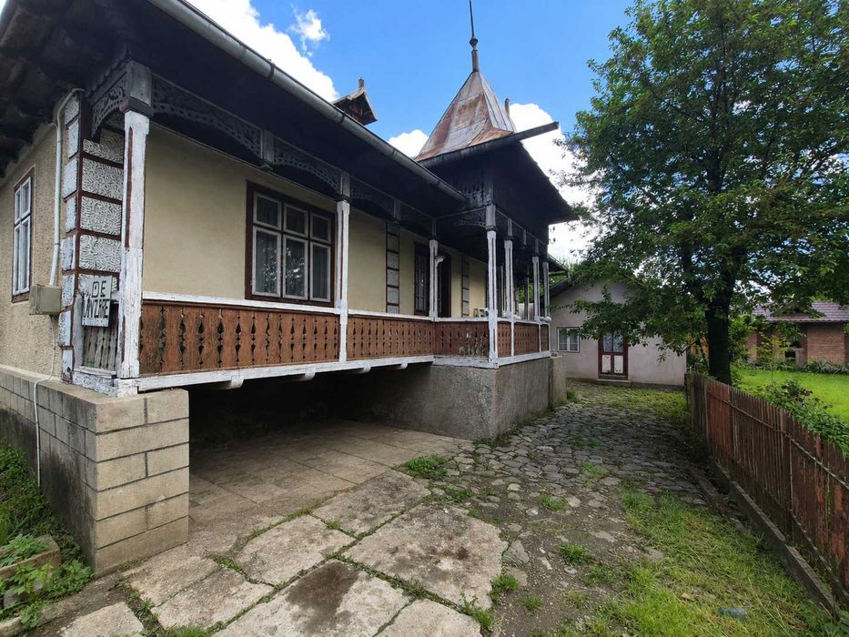 Casa batraneasca si o anexa suprafata de 589 mp patrati de vanzare Comarnic
