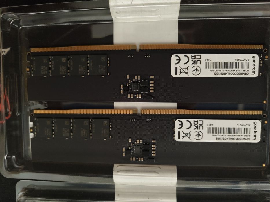 GOODRAM 16GB DDR5 4800MHz CL40 ECC - 2 unitati

    4