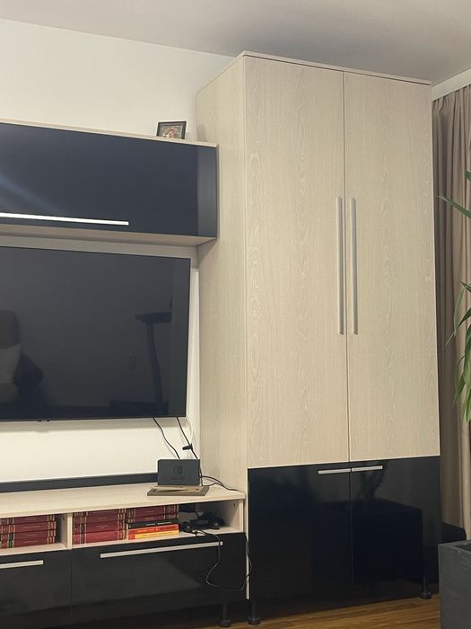 Vand mobila living