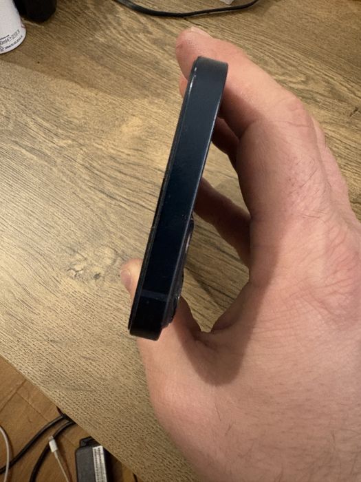 Se vinde Iphone 13 128GB