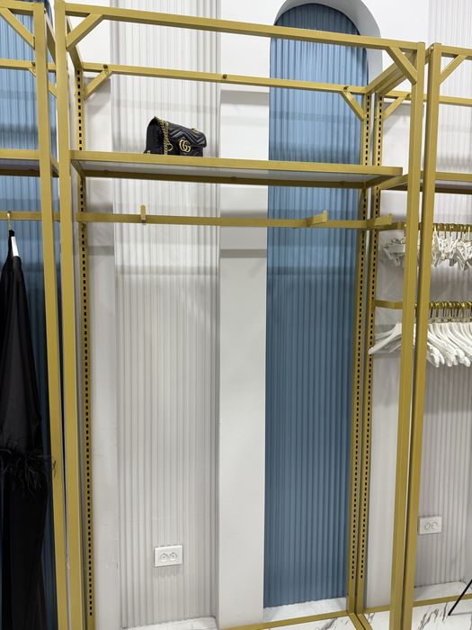 Стойка для одежды