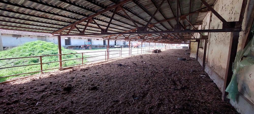 Промишлени згради продавам