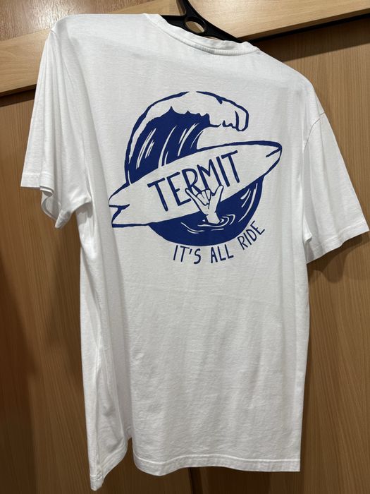 Продам мужские футболки