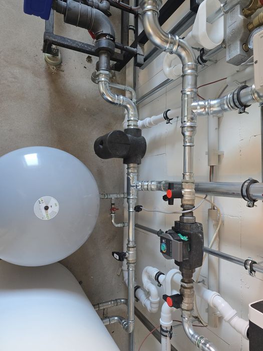 Prestez servicii ptr instalații sanitare. Centrale, incalzire  in pardoseală etc pentru contact sunati la 0740380535