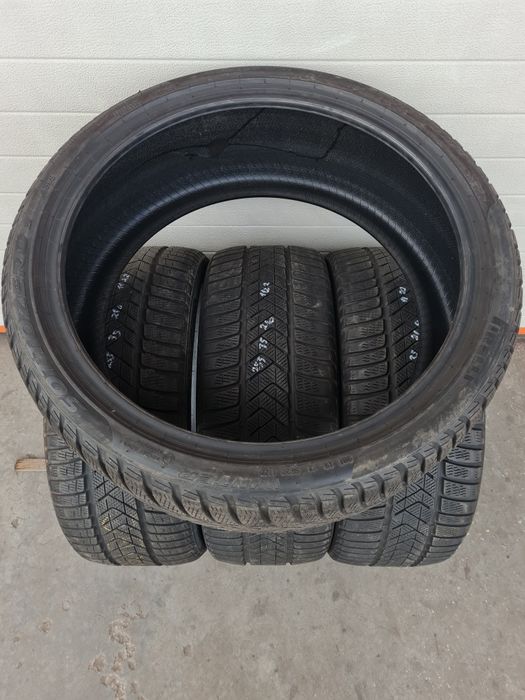 Зимни гуми 4 броя PIRELLI SottoZero3 255 35 R21 дот 1122